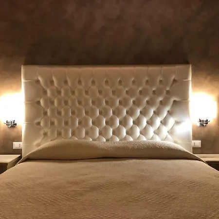 Luxury Apartment Frattina 34 Anelli-3